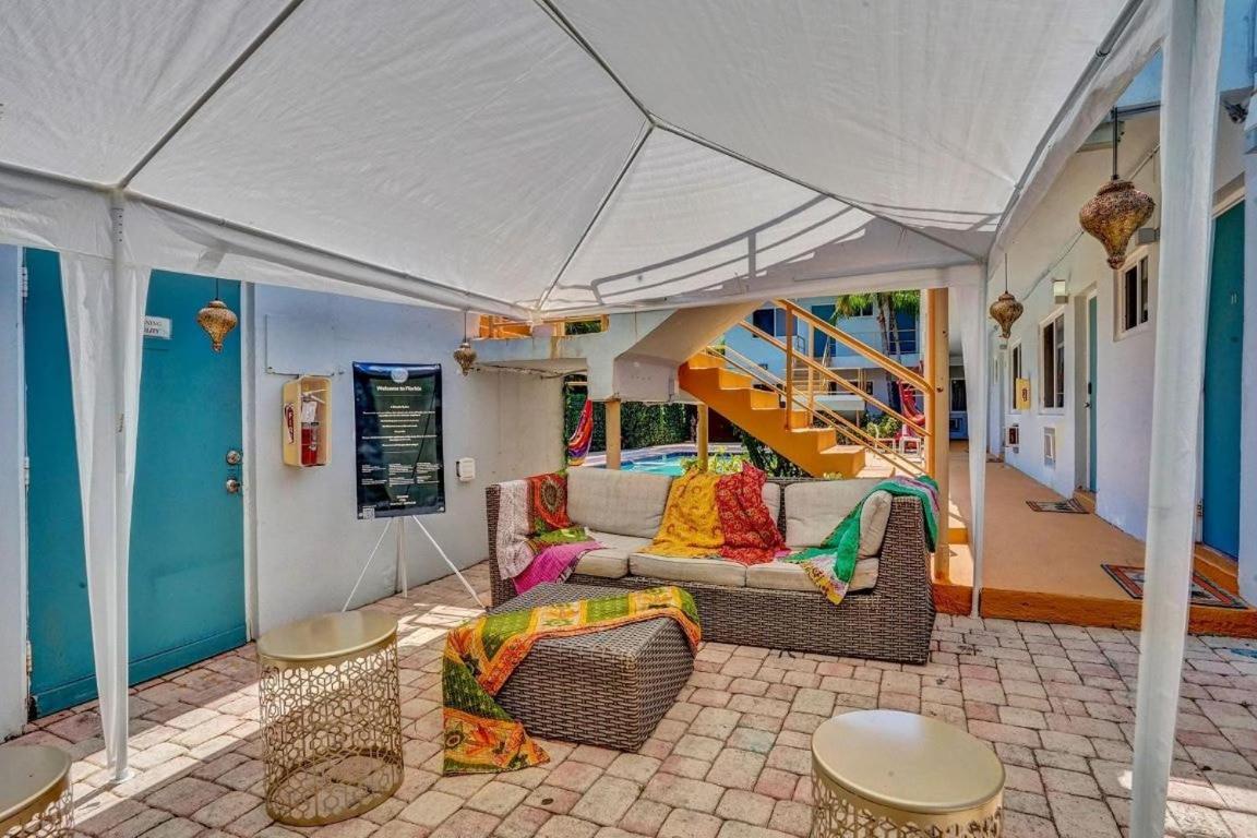 Apartamento Secluded Hollywood Studio Walk To Beach Boardwalk Dania Beach Exterior foto